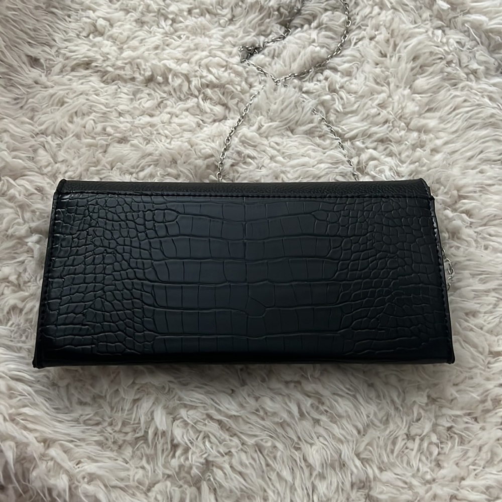 Steve Madden purse with silver crossbody chain - Picture 4 of 4